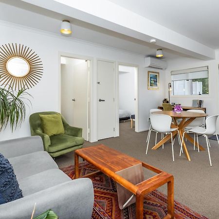 2 Bedroom Home Away From Home Near Cbd & Private Parking Hamilton Extérieur photo